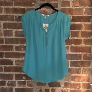 Short sleeved blouse